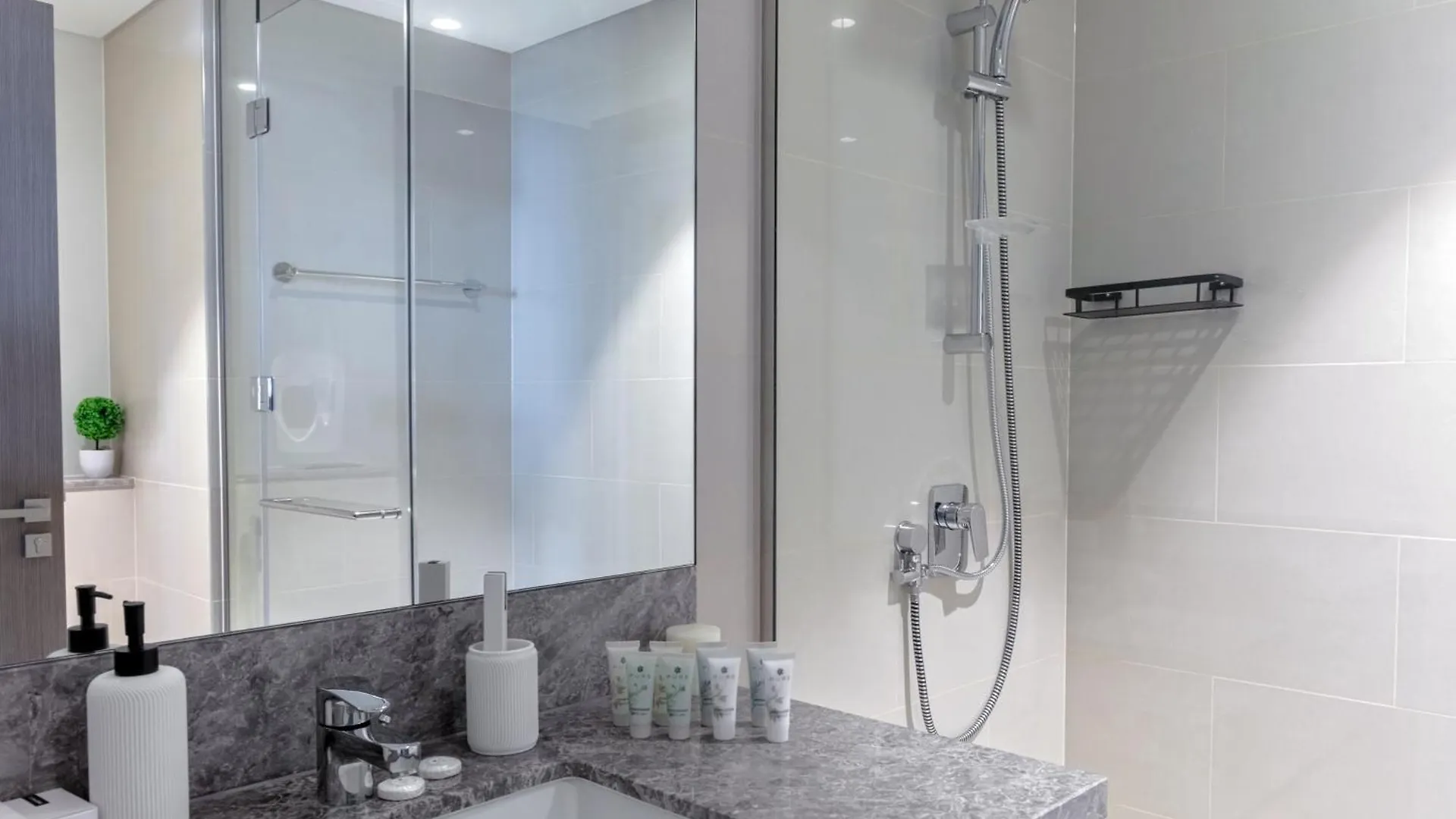 Luxurious 4Br Apartment W/ Prime Burj Khalifa View Dubaï 0*,  Émirats arabes unis